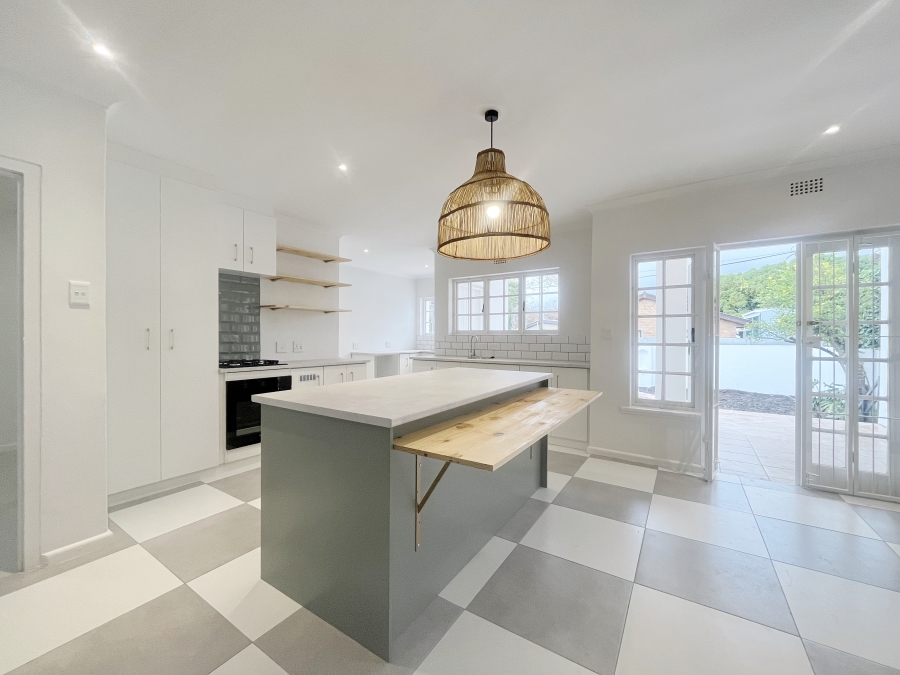 To Let 3 Bedroom Property for Rent in Lemoenkloof Western Cape